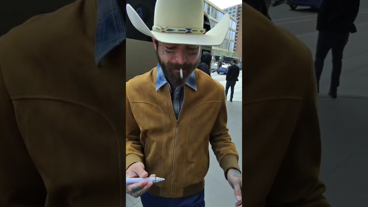 Post Malone signing autographs for the fans #shorts #postmalone