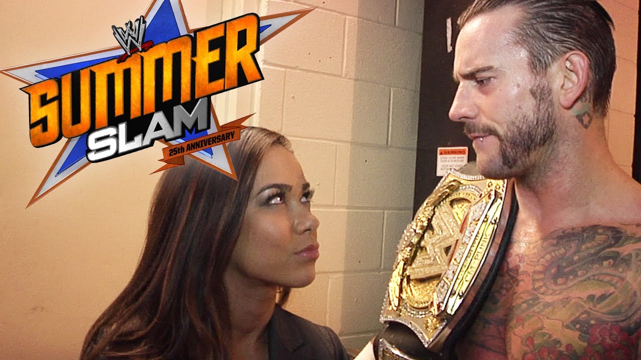 У CM Punk состоялся жаркий разговор с генеральным менеджером WWE Raw Эй Джей Ли