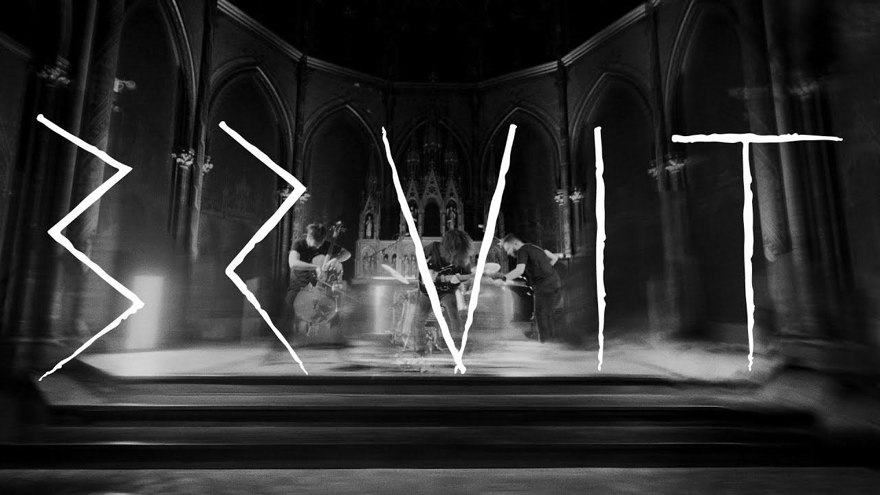 BRUIT &le; THE MACHINE IS BURNING - LIVE -
