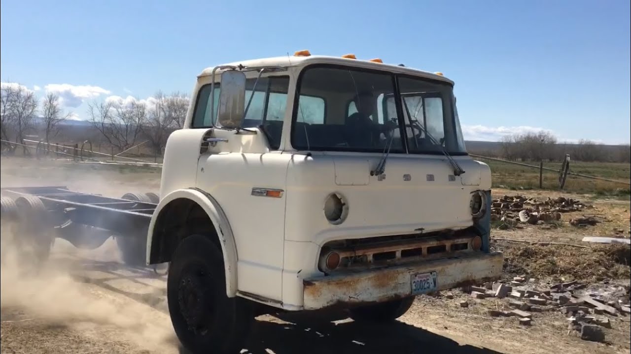 trying to get an old ford C700 Cab over running and driving (part 1)