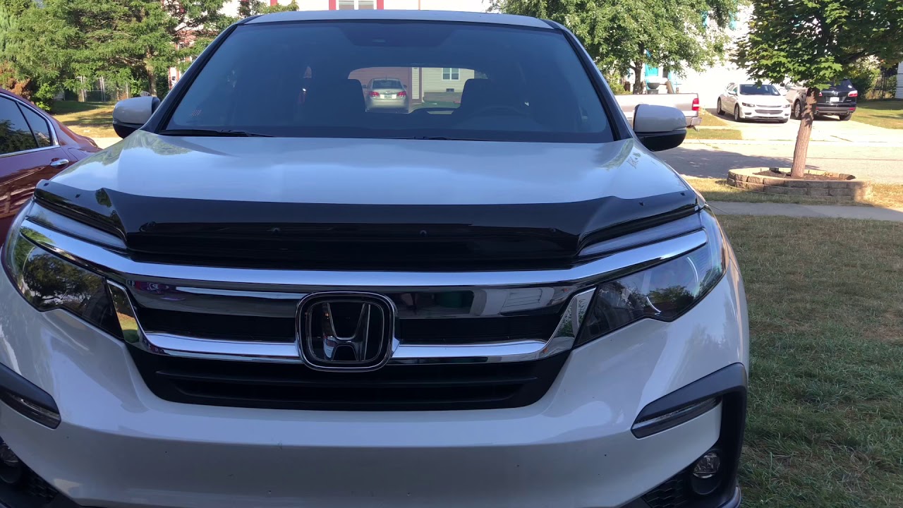 2019 Honda Pilot air filter change.    Link in the description.