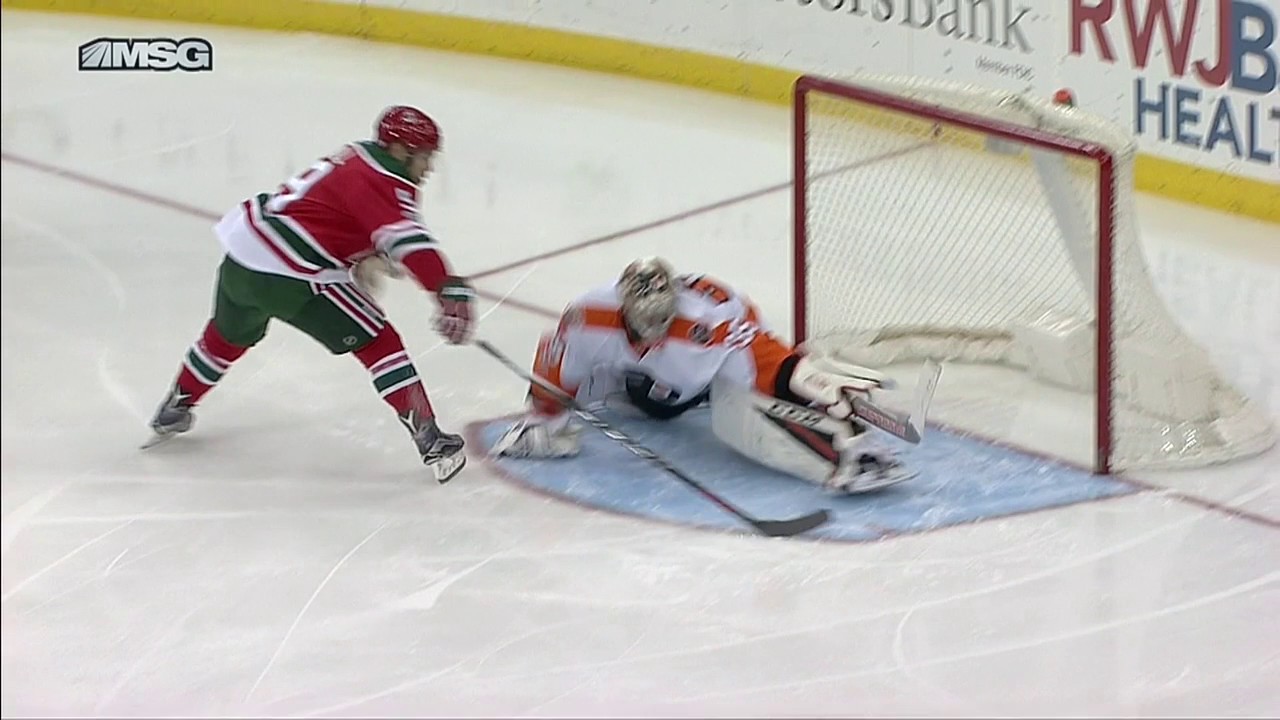 Gotta See It: Hall undresses Mason using one arm