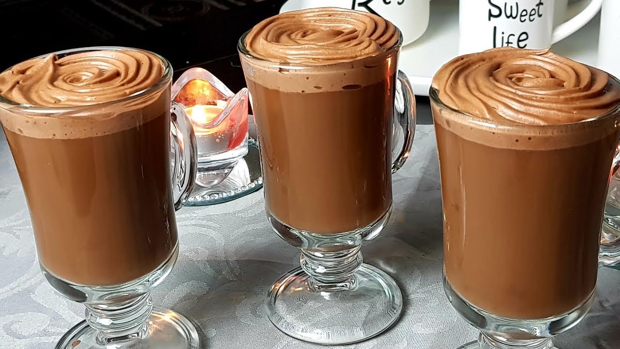 كيفية عمل مشروب الشوكولاتة الساخن (هوت شوكليت) محضرة في 5 دقائق
