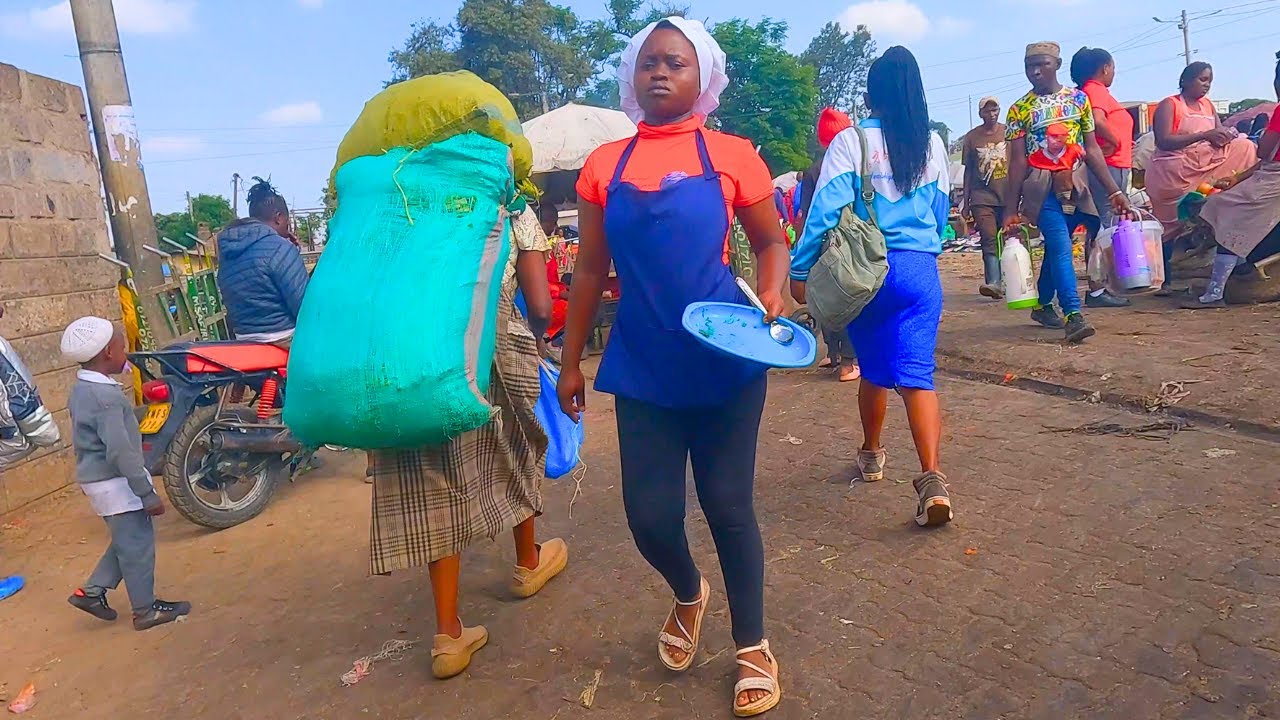 A local food market  in Nairobi  KENYA 🇰🇪. Muthurwa market[4K]