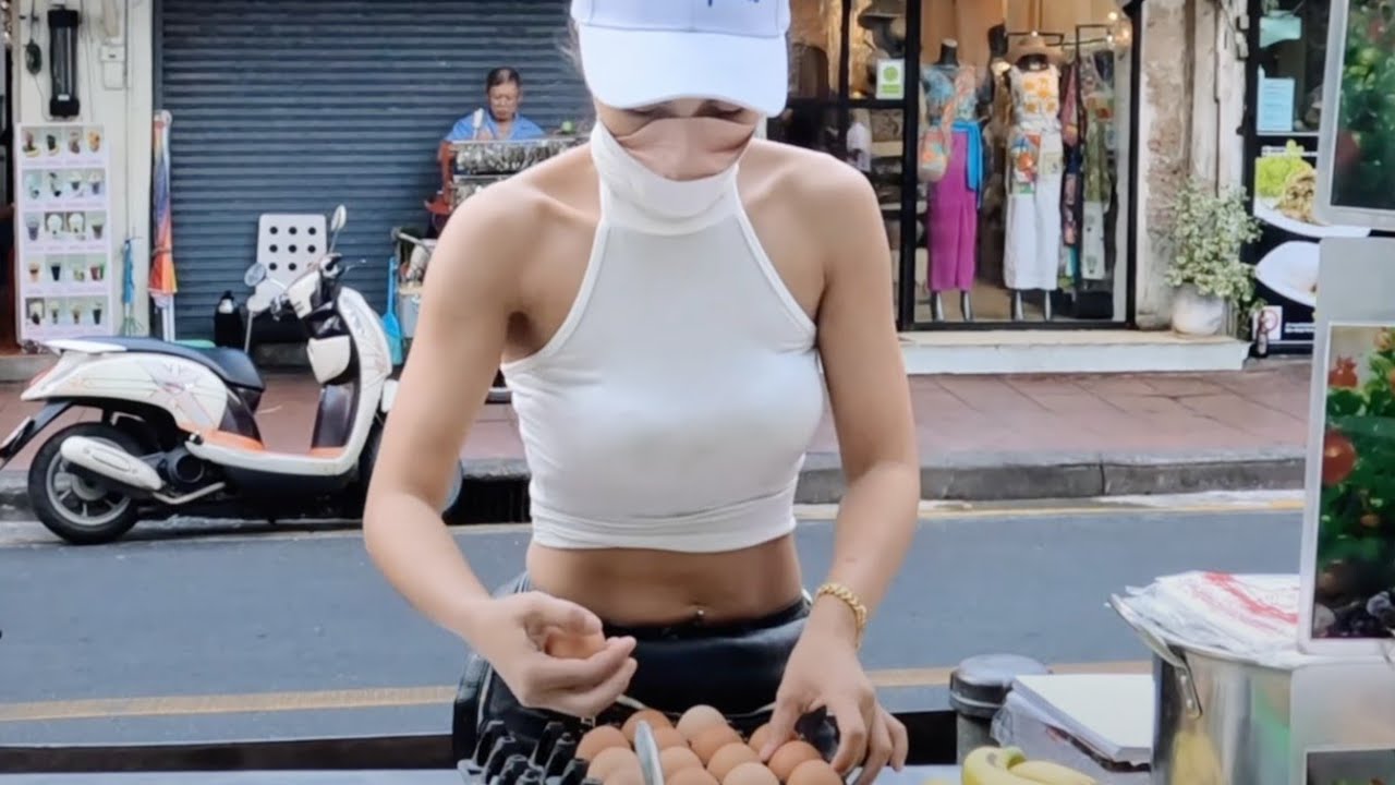 Яйца и бананы! Самая популярная Rotti Lady в Бангкоке - Таиландская уличная еда