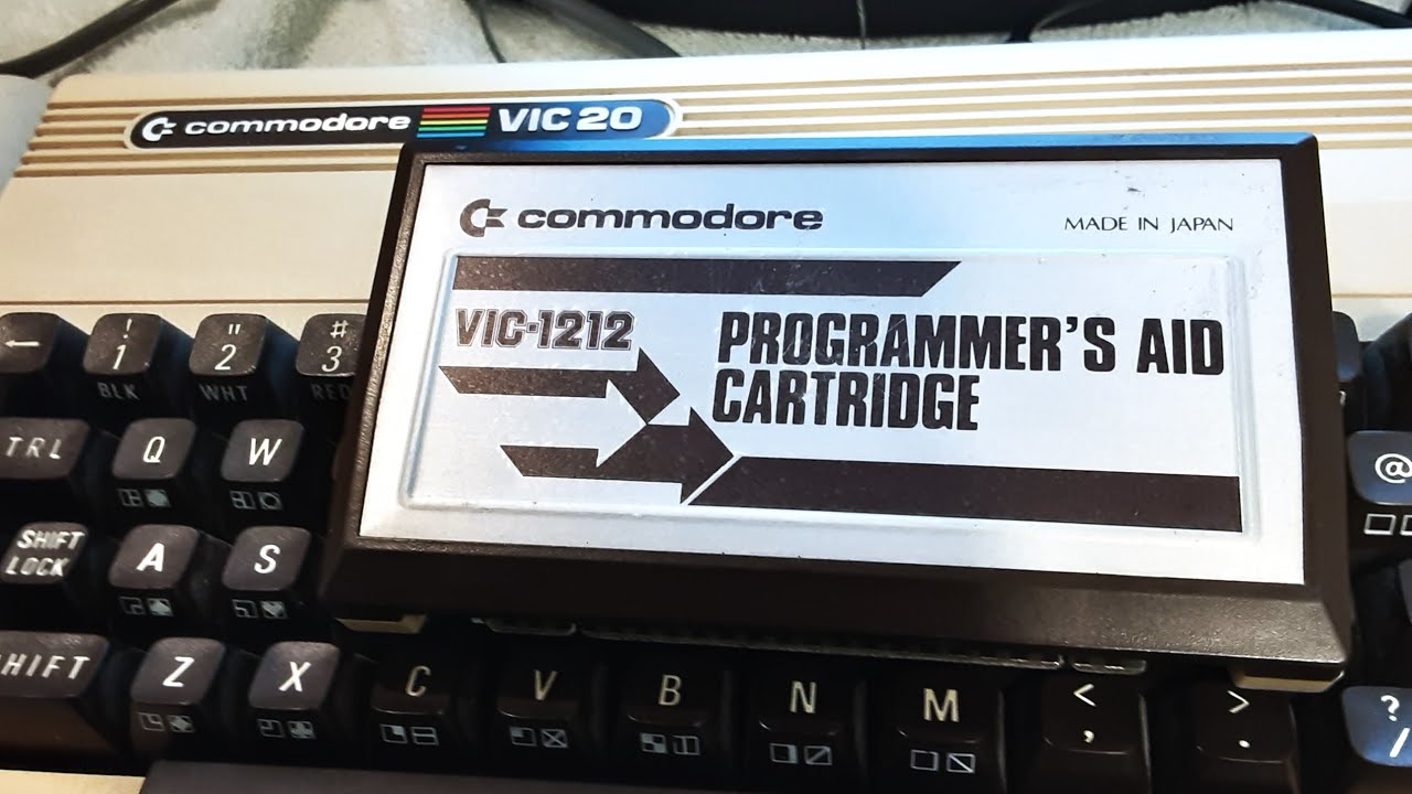 Рассмотрим картридж с программным обеспечением для программистов Commodore VIC-20.