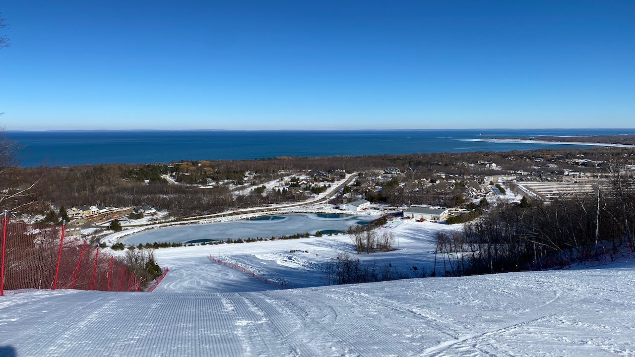 Alpine Ski Club, Ontario.  February 8, 2023