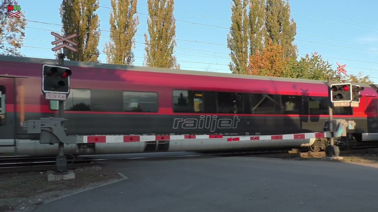 Železniční přejezd Poděbrady #3 [P3590] - 11.10.2022 / Czech railroad crossing