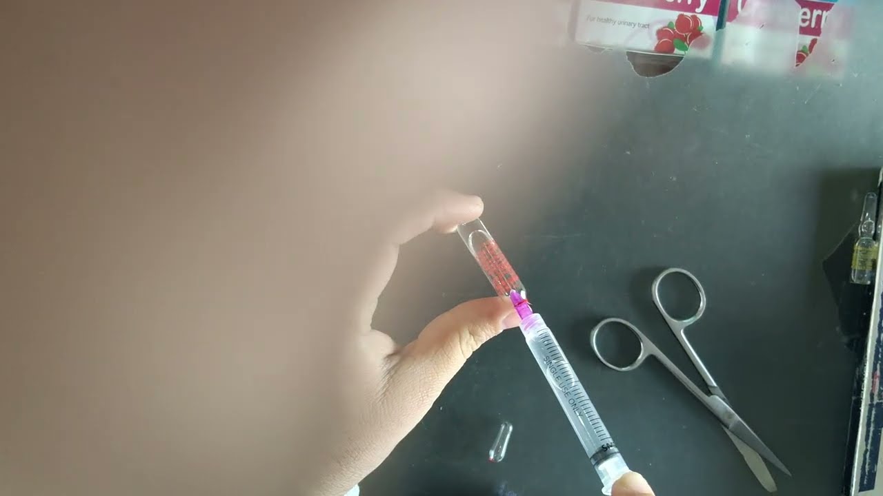 لما بنتك تكون تعبانة وتخديها عند دكتور ويعطيها ابرة غصب عنها 💉