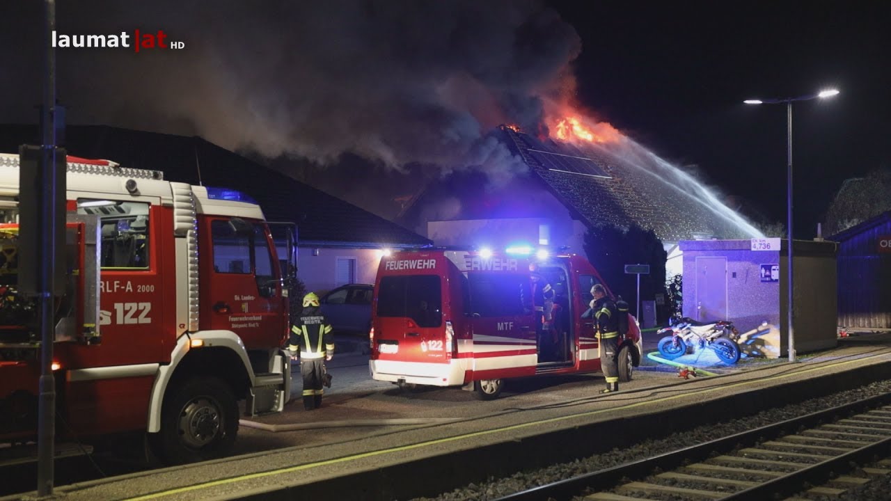 Sechs Feuerwehren bei Wohnhausbrand in Ried im Traunkreis im Einsatz