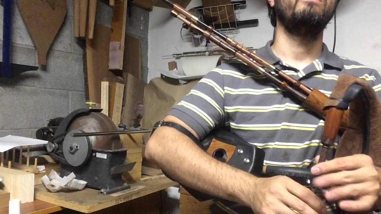 Quietpiper smallpipes demonstration in D