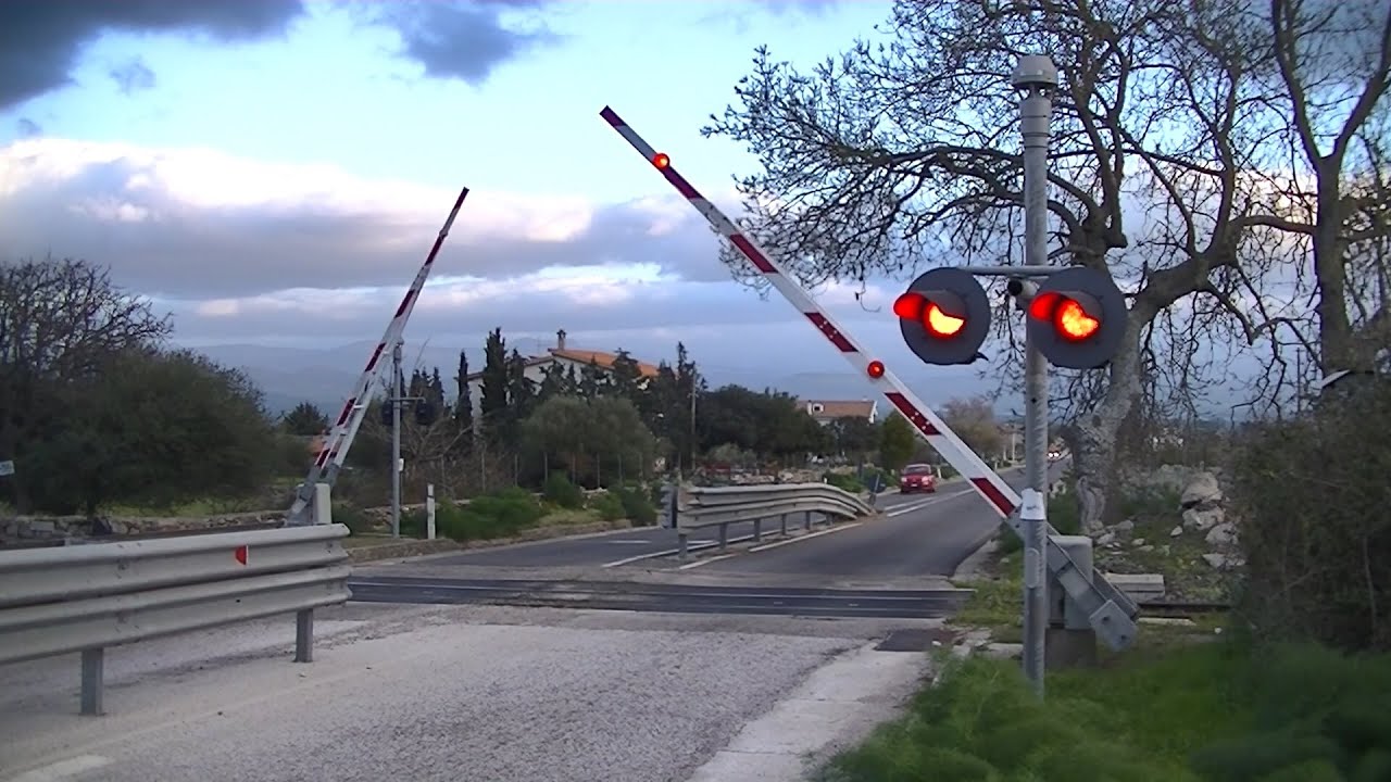 Spoorwegovergang Bolotana (I) // Railroad crossing // Passaggio a livello