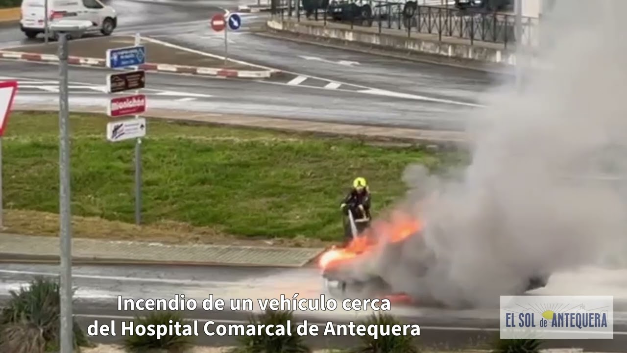🚨 Arde un coche en el Polígono de Antequera
