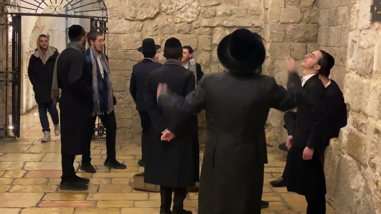 Listen Nissim: Hishbati (King David Chasidic Choir Cover)