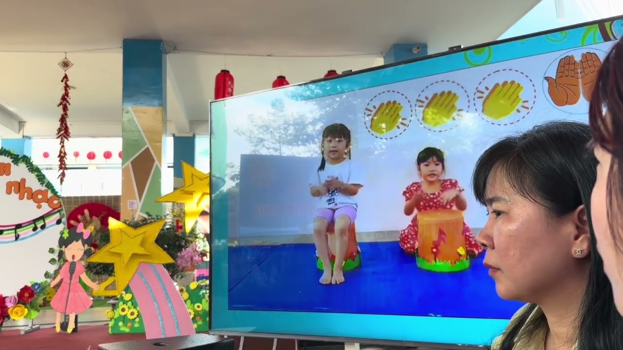 Hoạt động âm nhạc: VTTTC: Ai làm em thấy buồn