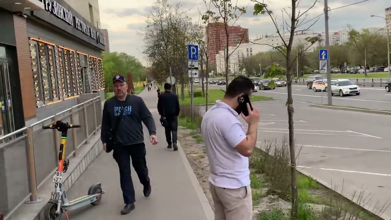 Прогулка от Метро Коньково по Профсоюзной улице, г. Москва, 16.05.2024