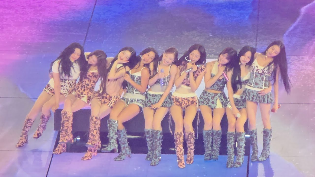 TWICE What Is Love This is For Concert Live Fancam Incheon South Korea 250719 트와이스 인천 콘서트 직캠