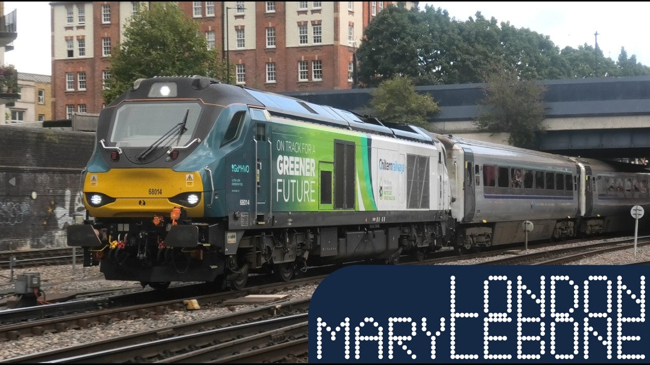 RUSH HOUR Trains at London Marylebone