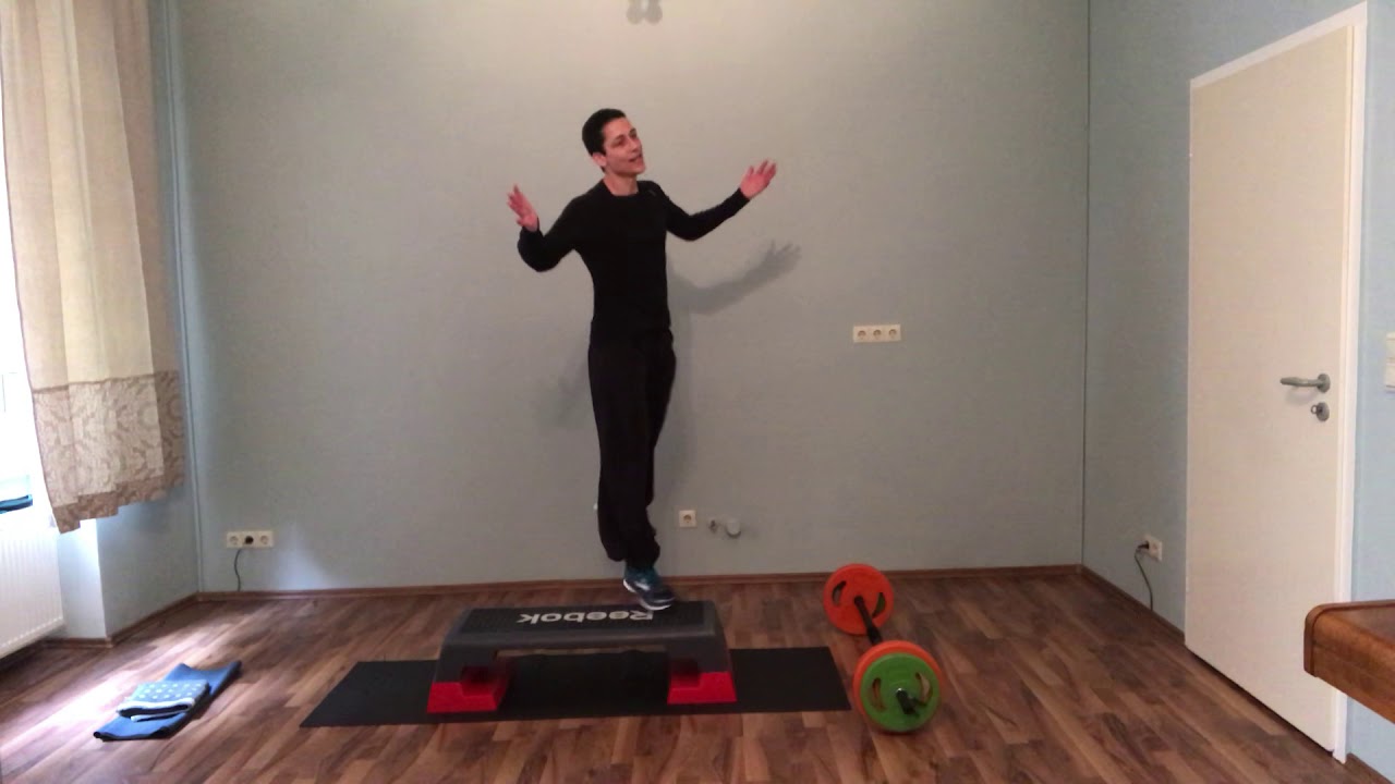 Intervalltraining mit Step und Langhantel