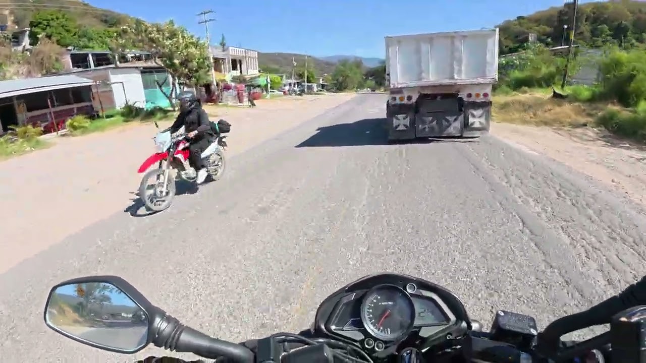 Dando un paseo hasta mi ranchito 