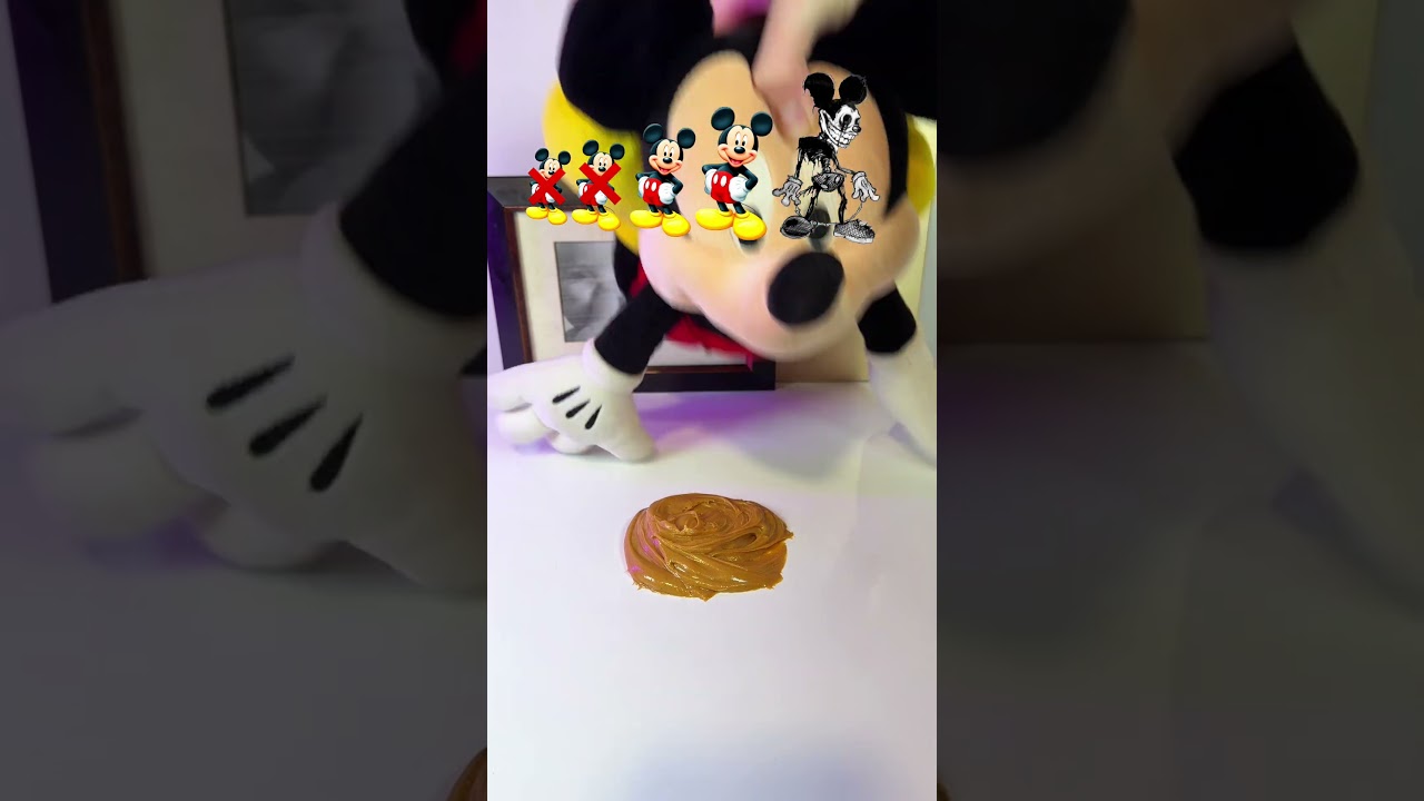 Which Mickey will clean? 🤔 