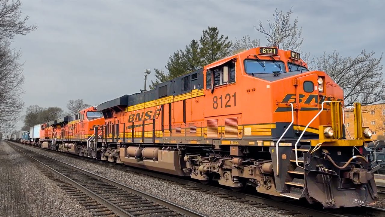 BNSF through Riverside Station, IL