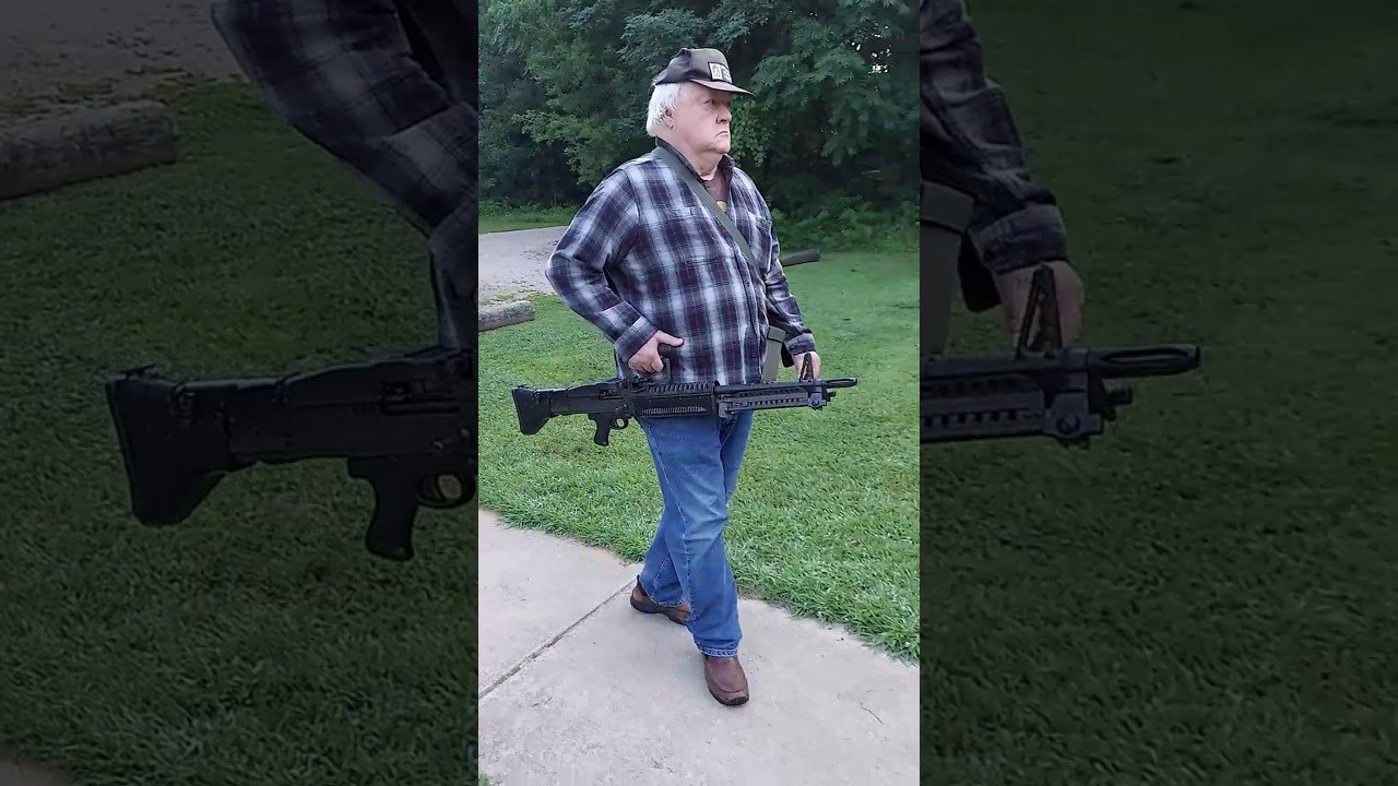 Vietnam Vet carries M60 first time in 53 years #việtnam #vietnamvet #welcomehome