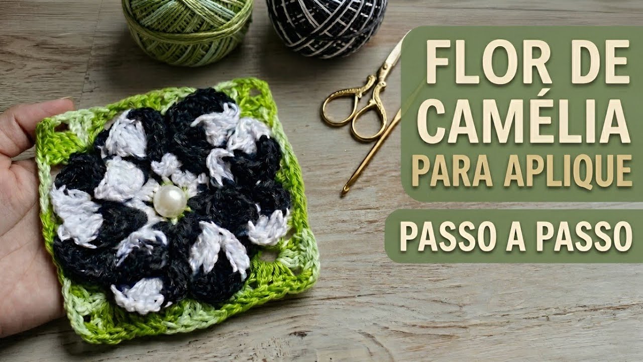 Aprenda a fazer os dois jeitos de usar a flor Camélia em  crochê para aplicações. 
