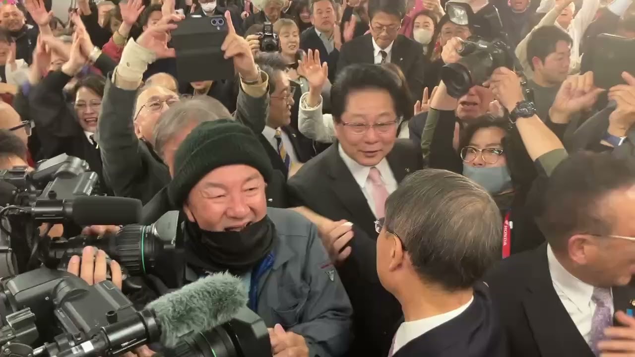 【石川知事選】当選に沸く山野氏の選挙事務所