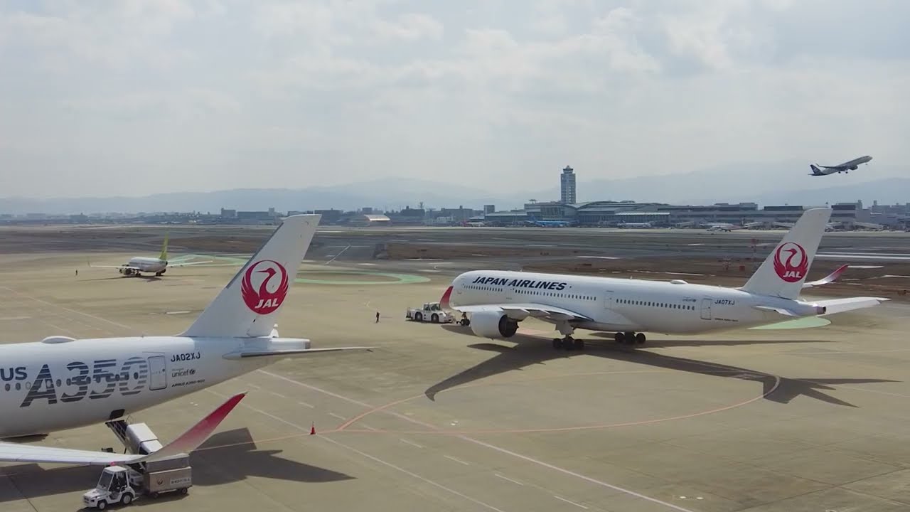 2026/03/07 13:14 一緒に行こっ　#fukuokaairport #japan #福岡空港 #飛行機 #同時プッシュバック