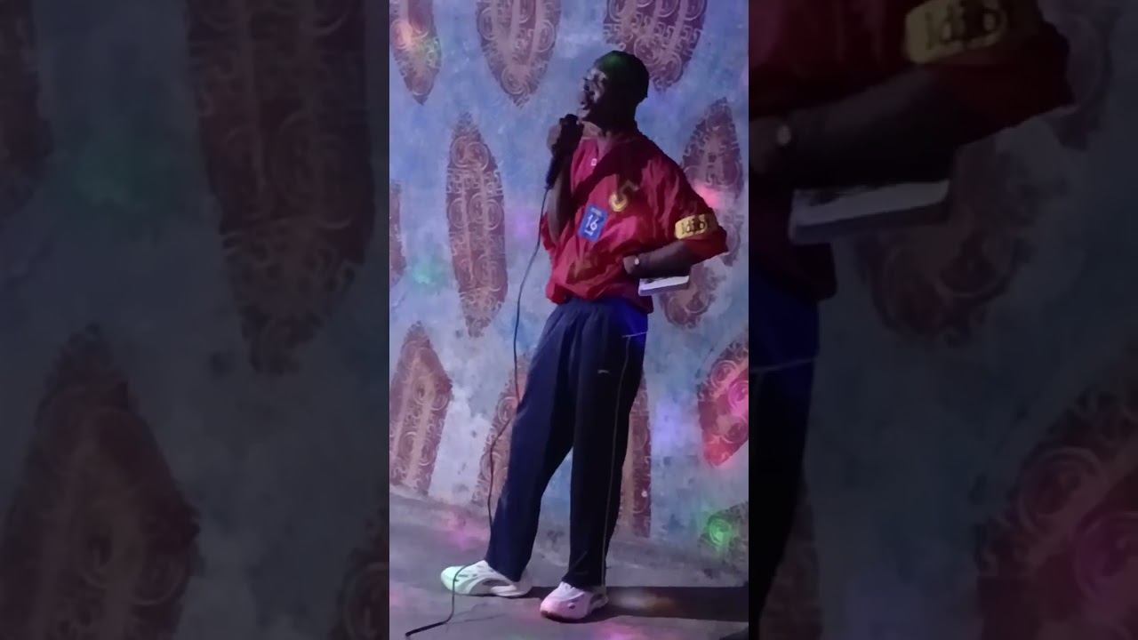 Frère youda en prestation du concert de art saka 