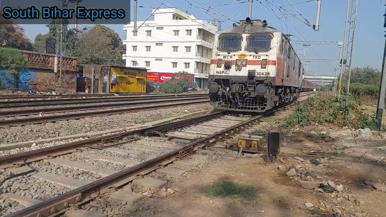 Arrived  Ara Junction / 13287/South Bihar Express /बिहार एक्सप्रेस / Indian railways Video in 4K