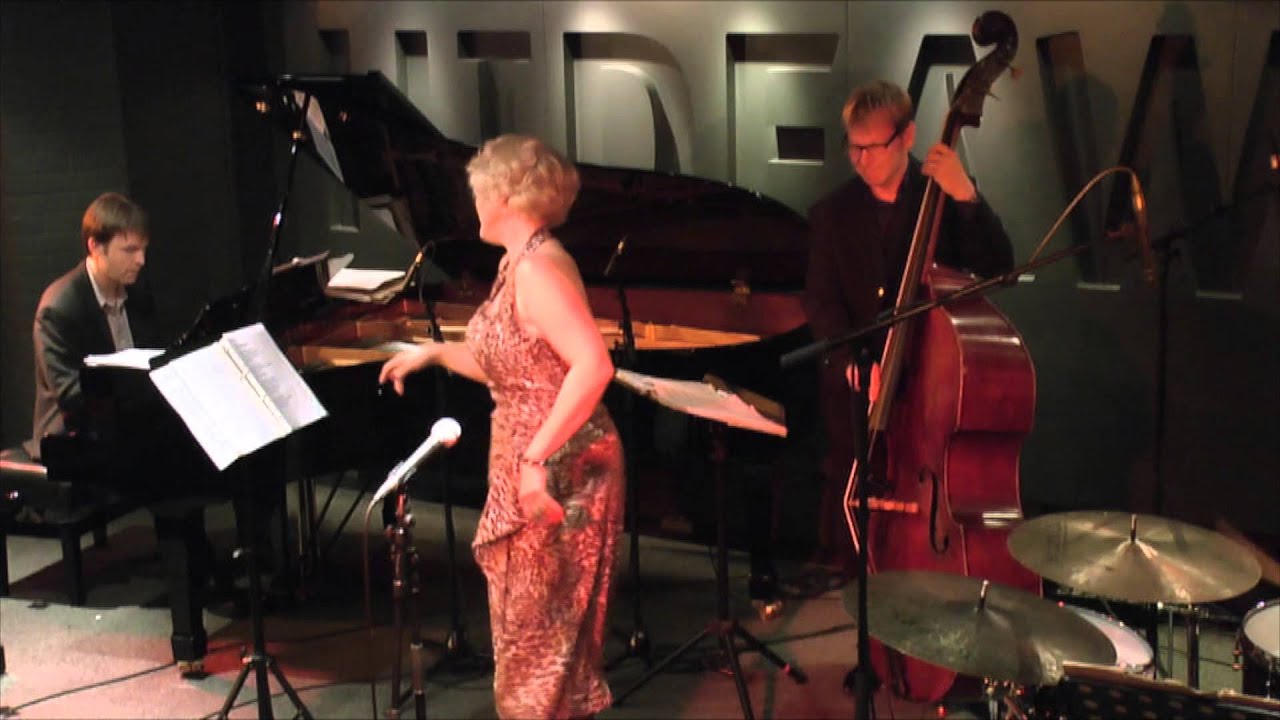 Kai Hoffman sings 