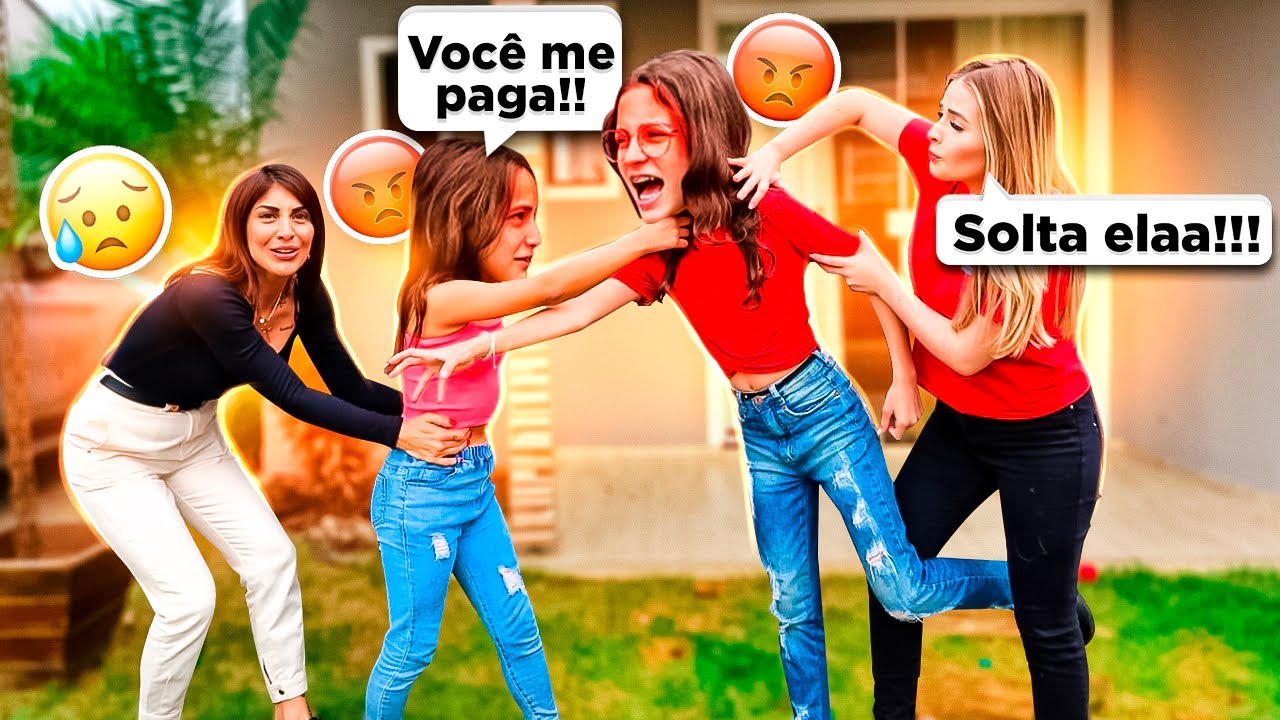 AS MENINAS BRIG@RAM FEIO NA NOSSA FRENTE...