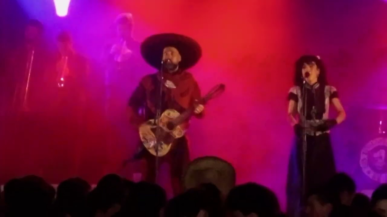 Los Zopilotes Txirriaos 