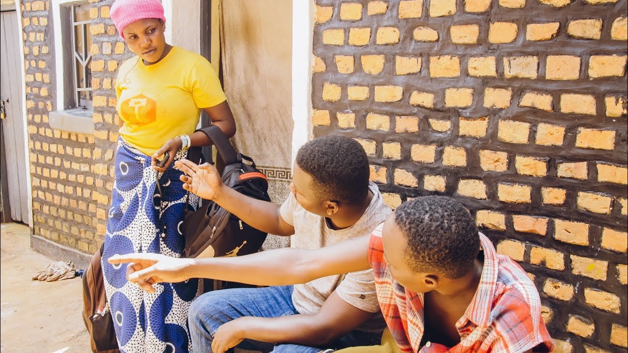 Agasore kiyemera mumitungo y umuvandimwe ibimubayaho ahaaaa😒😒😒😒