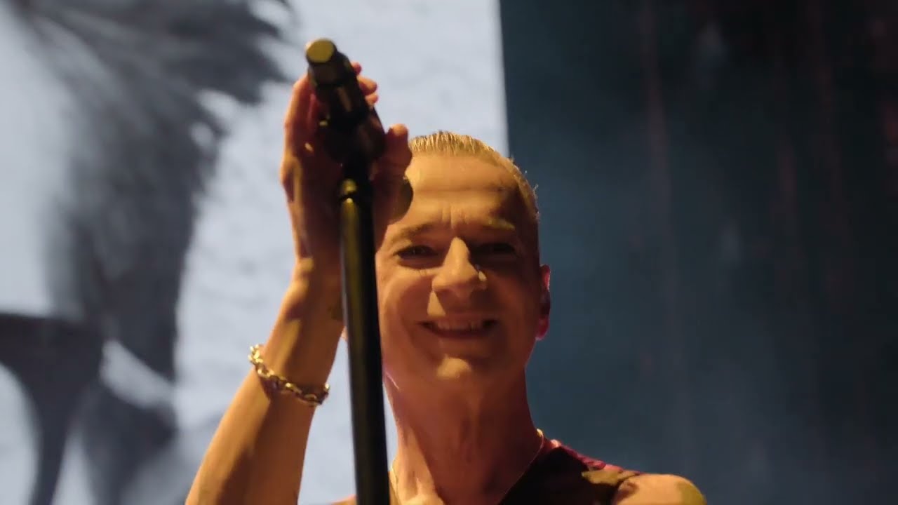 Depeche Mode - World in My Eyes (Live in Mexico City)