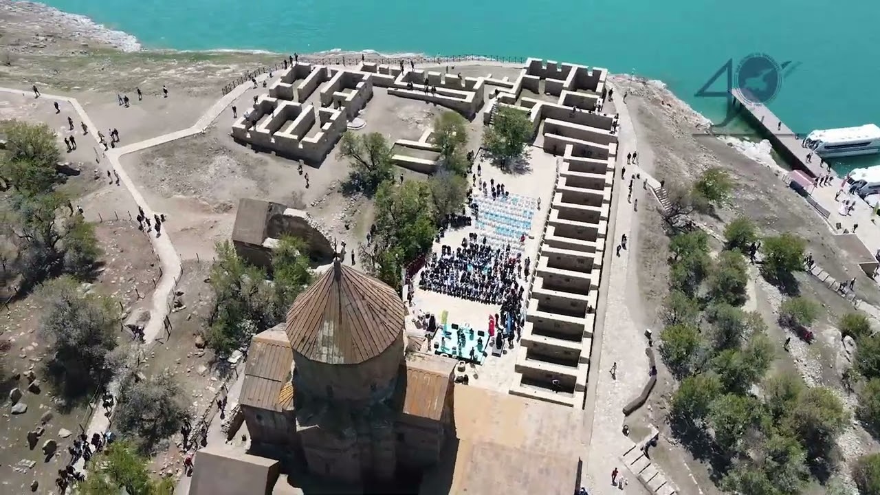 Van’da 1. Akdamar Badem Çiçeği Festivali Yapıldı
