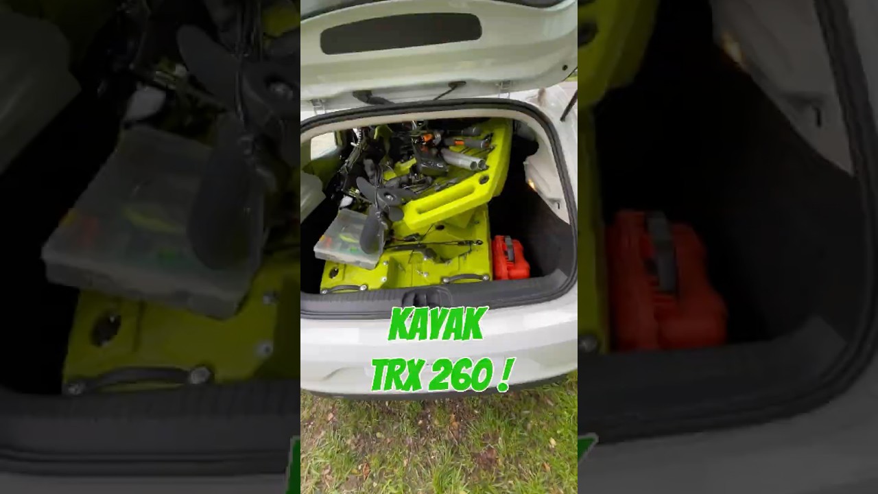 Le Canoé Kayak modulable TRX260 en action de pêche