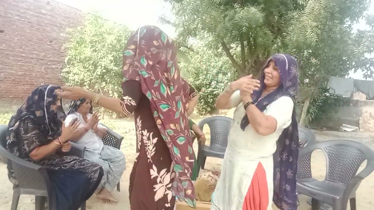 🙏🙏बहु चली गईं सत्संग में सास मूंद ग‌ई पिंजरे में🌹🌹गीत और डांस में धमाल मचा दिया बहनों🌹🌹प्लीज़ सपोर्ट