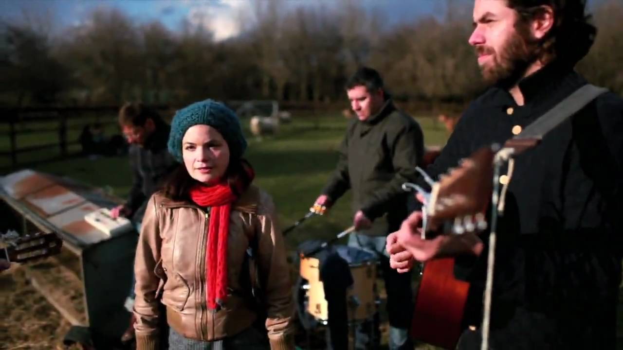 Tunng - It Breaks [acoustic]