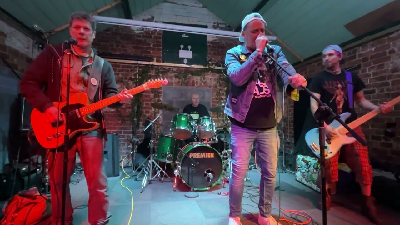 ‘Benefits Boy’ - The Deckchairs - The Butler, Reading 31/1/2026