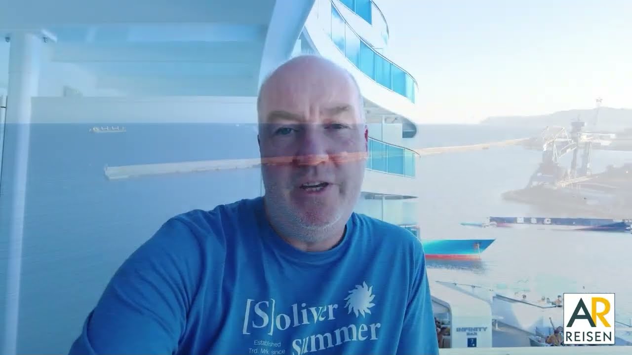 Landgang in Neapel auf eigene Faust. Auf der Kreuzfahrt im Hafen von Neapel.