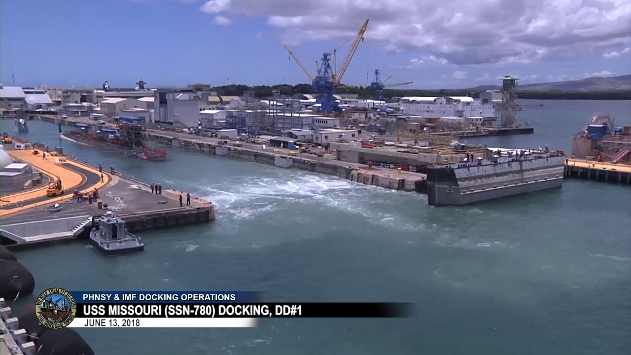 USS MISSOURI (SSN-780) Docking