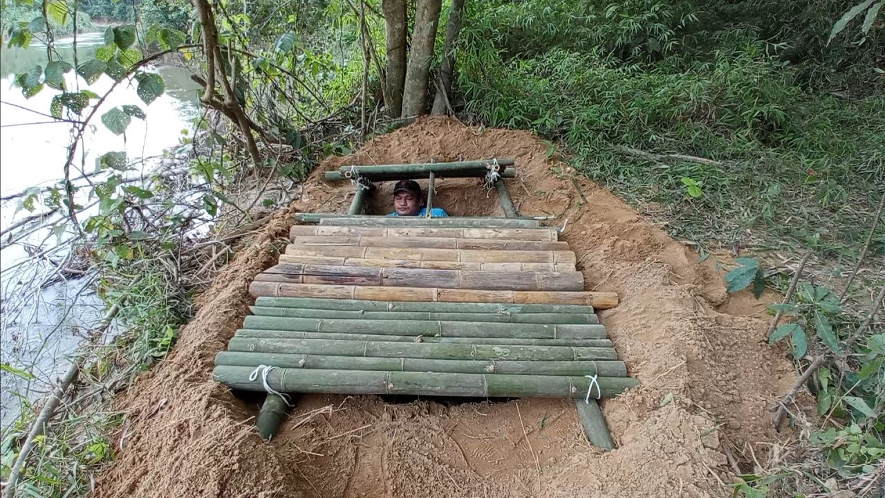 Solo Overnight Building An Earth Shelter My Bushcraft Camping - Sleep in Earth Shelter