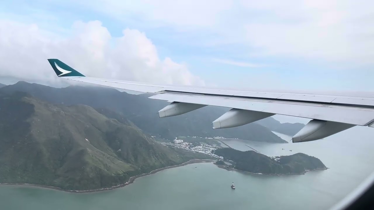 My FLIGHT REPORT: Cathay Pacific CX711 Airbus A330 departing Hong Kong (HKG) to 🛫Singapore (SIN)