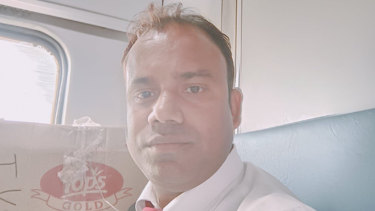 Information news  first day stop Surat railway station in Trivendrum 12432 Rajdhani Express