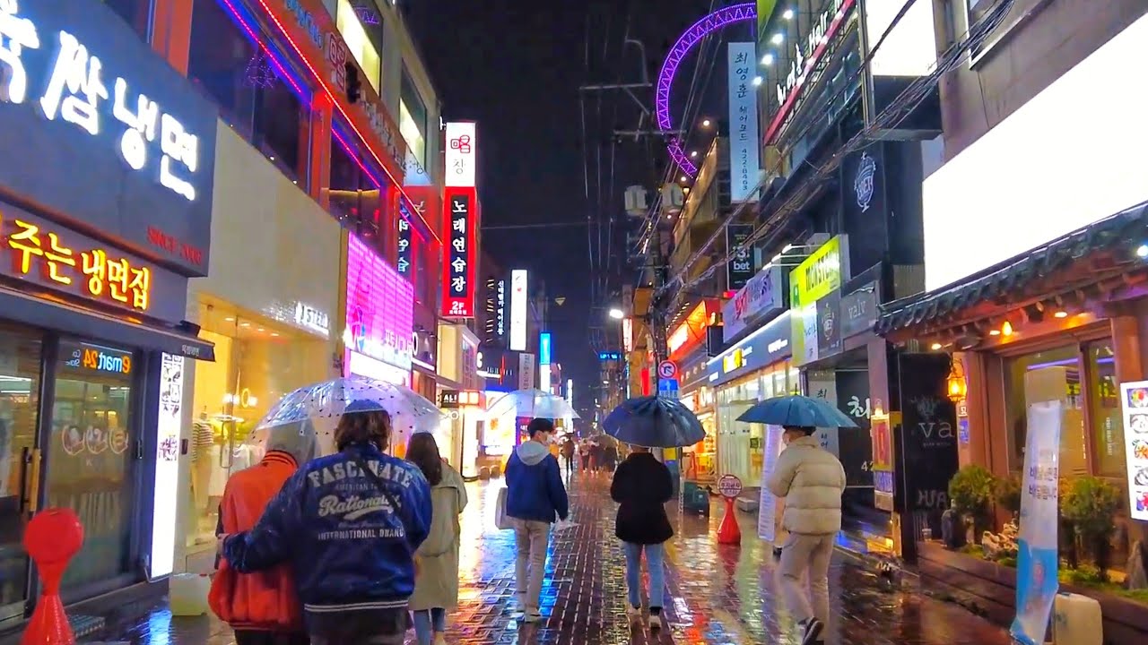 [4k]  대구 비오는 동성로 밤거리 걷기 Walking the night streets of Dongseong-ro on rainy days in Daegu, Korea