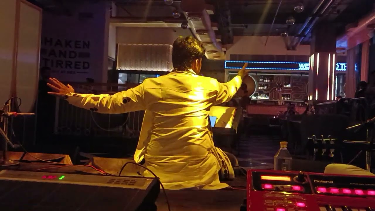 Boombox gorakhapur music band irfan hashmi.. Contract 9936135755..