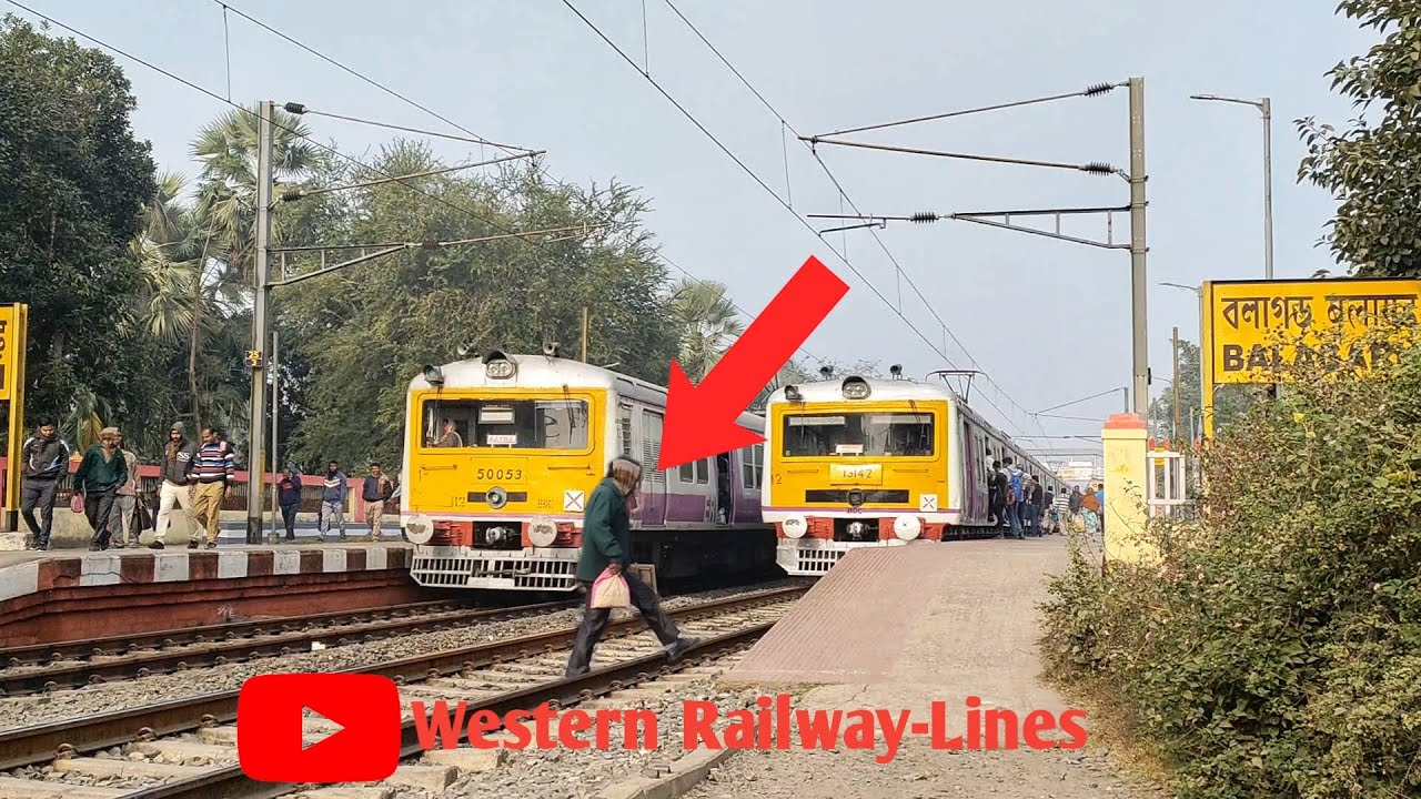 Perfect train crossing |Two Trains On Same Track | Running Trains AT A Very Close DISTANCE!